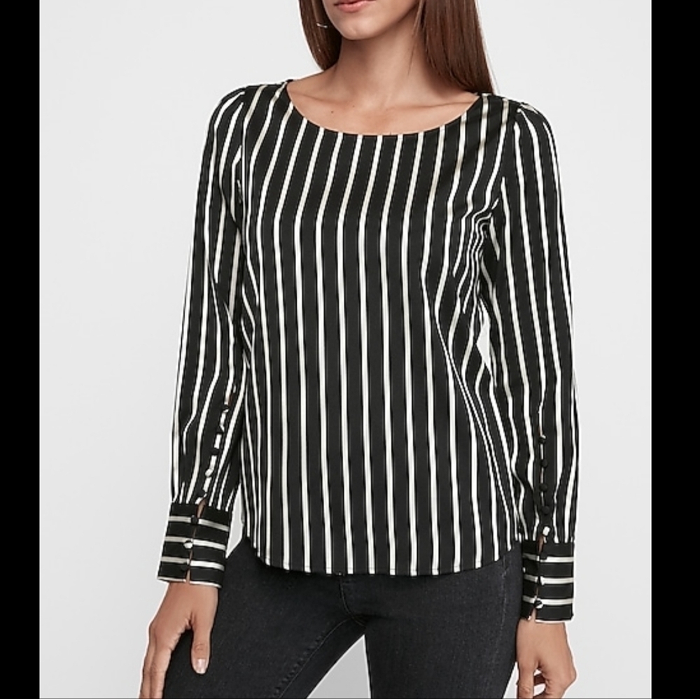 Express Puffed Long-sleeved Women Top Size Medium (EUC)